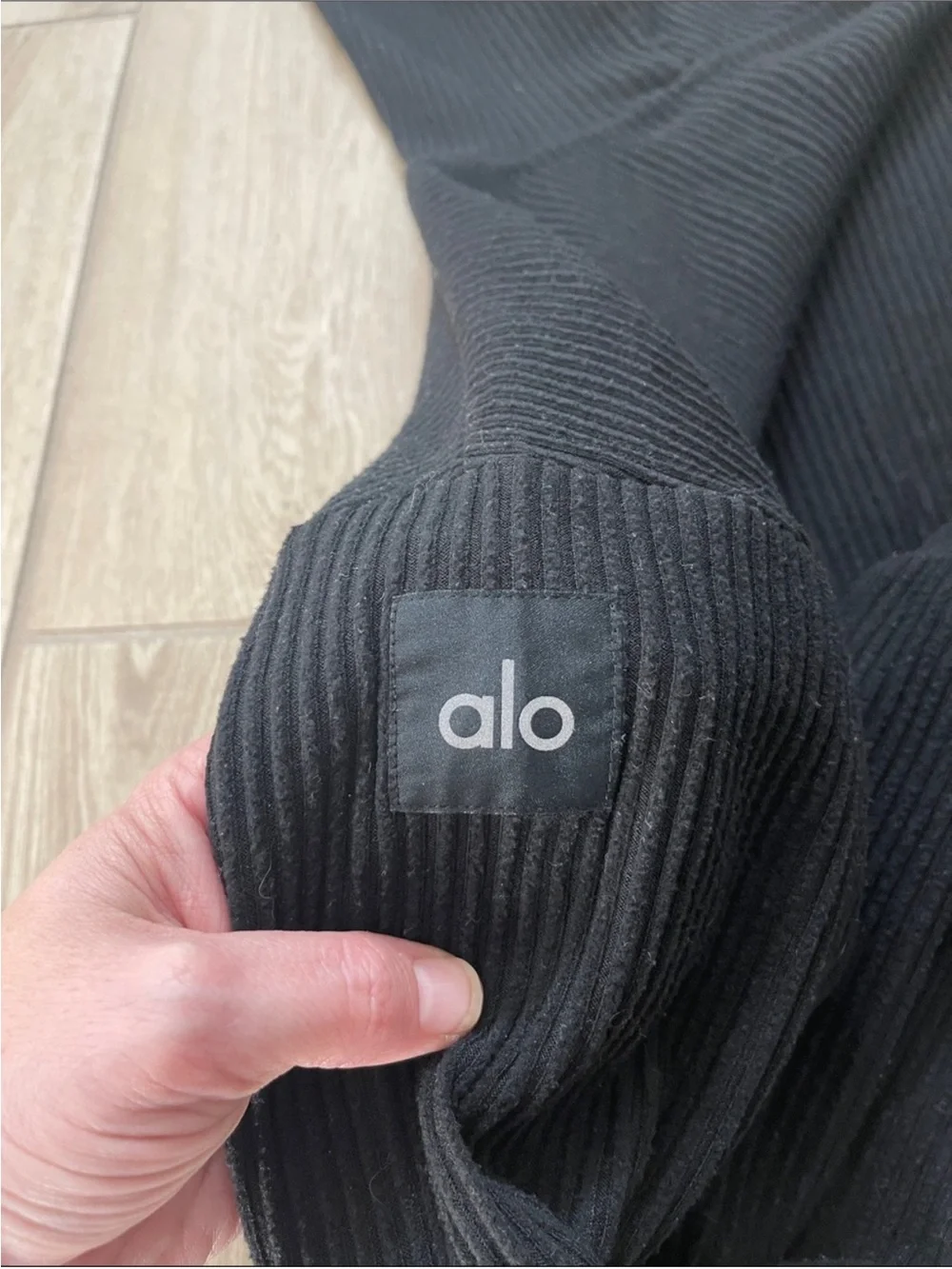 Alo Yoga Muse Hoodie Cropped Black Sz S 4-6 W3438R